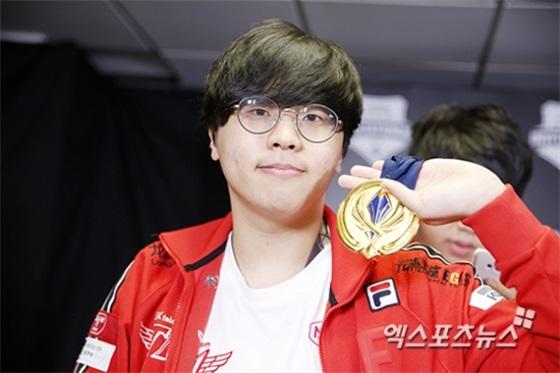 玩加电竞-Faker在掘金比赛中比分优势明显,势不可挡引发热议!的简单介绍