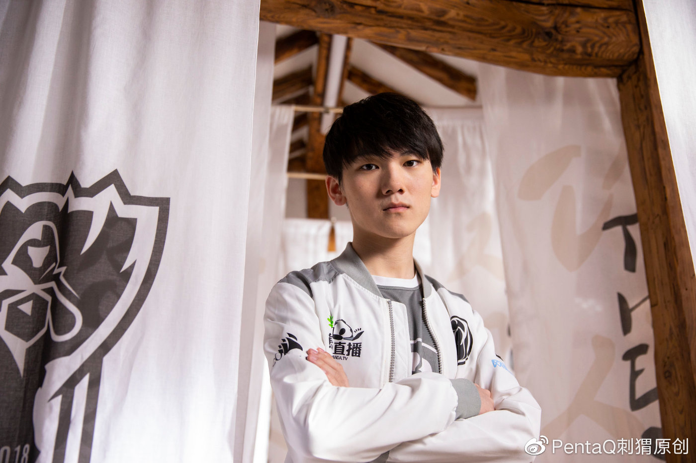 玩加竞技-JackeyLove迎来十五赛季高光表现，IG球迷沸腾！的简单介绍