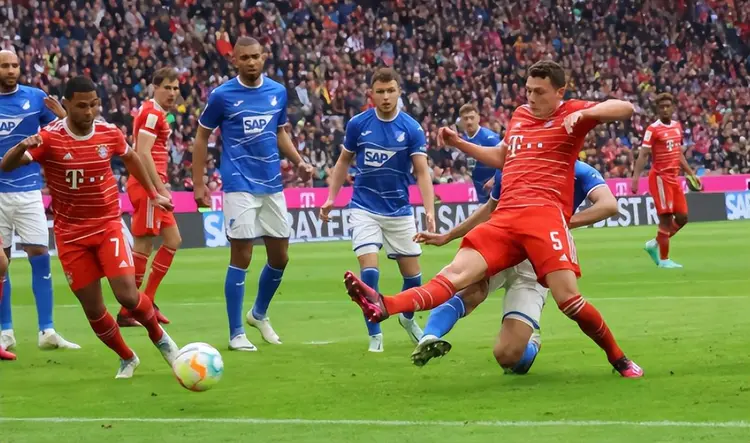 玩加竞技-关于西亚卡姆爆冷击败拜仁，精彩发挥引爆全场！的信息